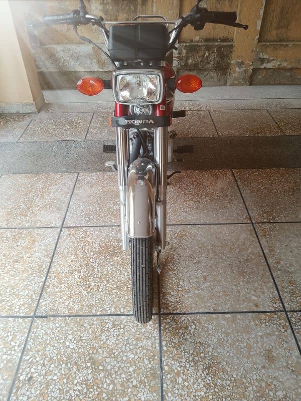 I want to sell my honda cd125 model 2023 in lush condition 5