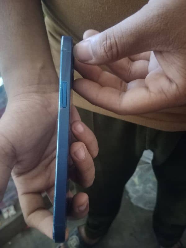 iphone 12  64 gb non pta j. v 2