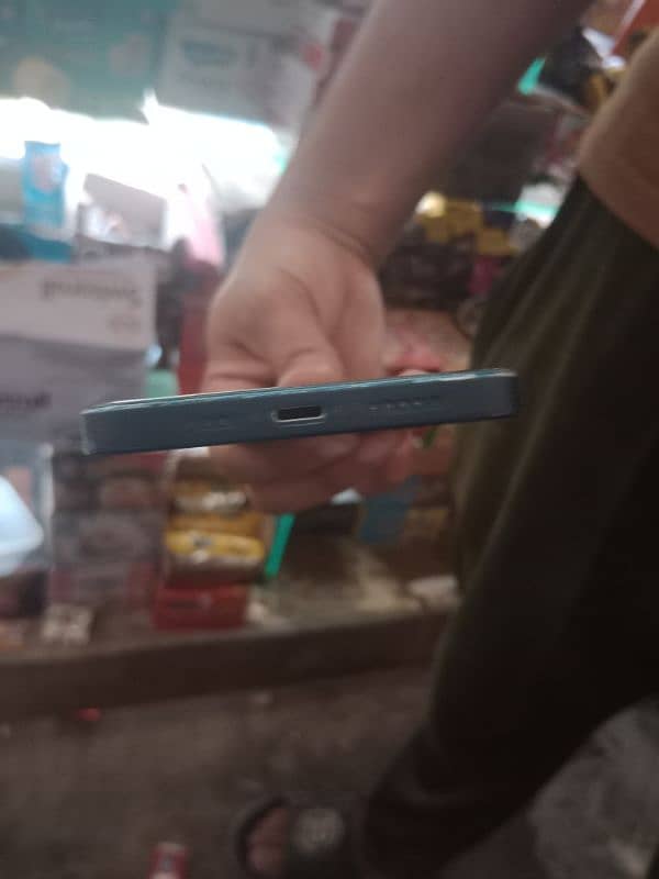 iphone 12  64 gb non pta j. v 4