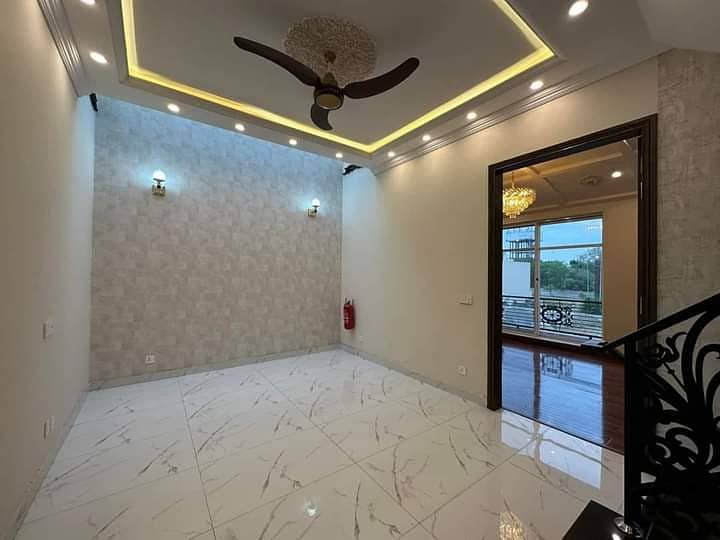 5 MARLA MODERN DESIGN HOUSE AVAILABLE FOR RENT IN DHA 8