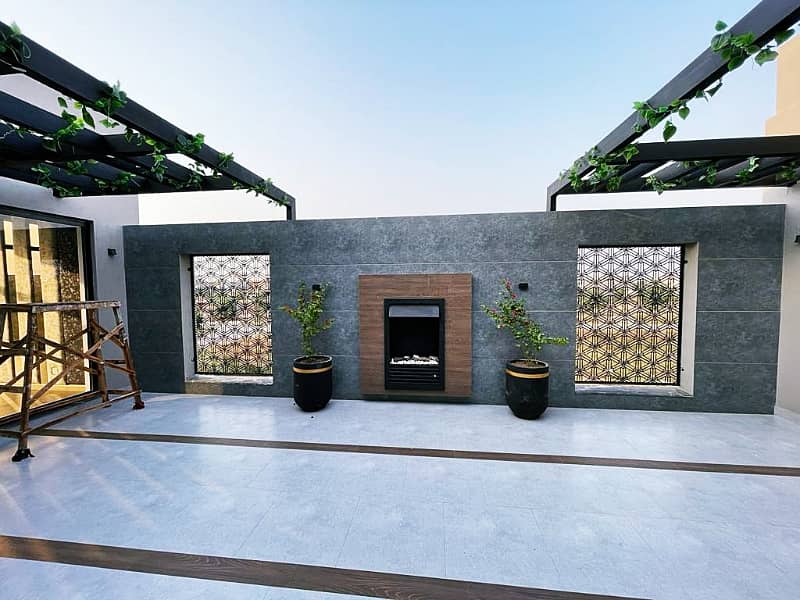 One Kanal Gorgeous Bungalow Situated At Most Prime Location DHA Lahore 27