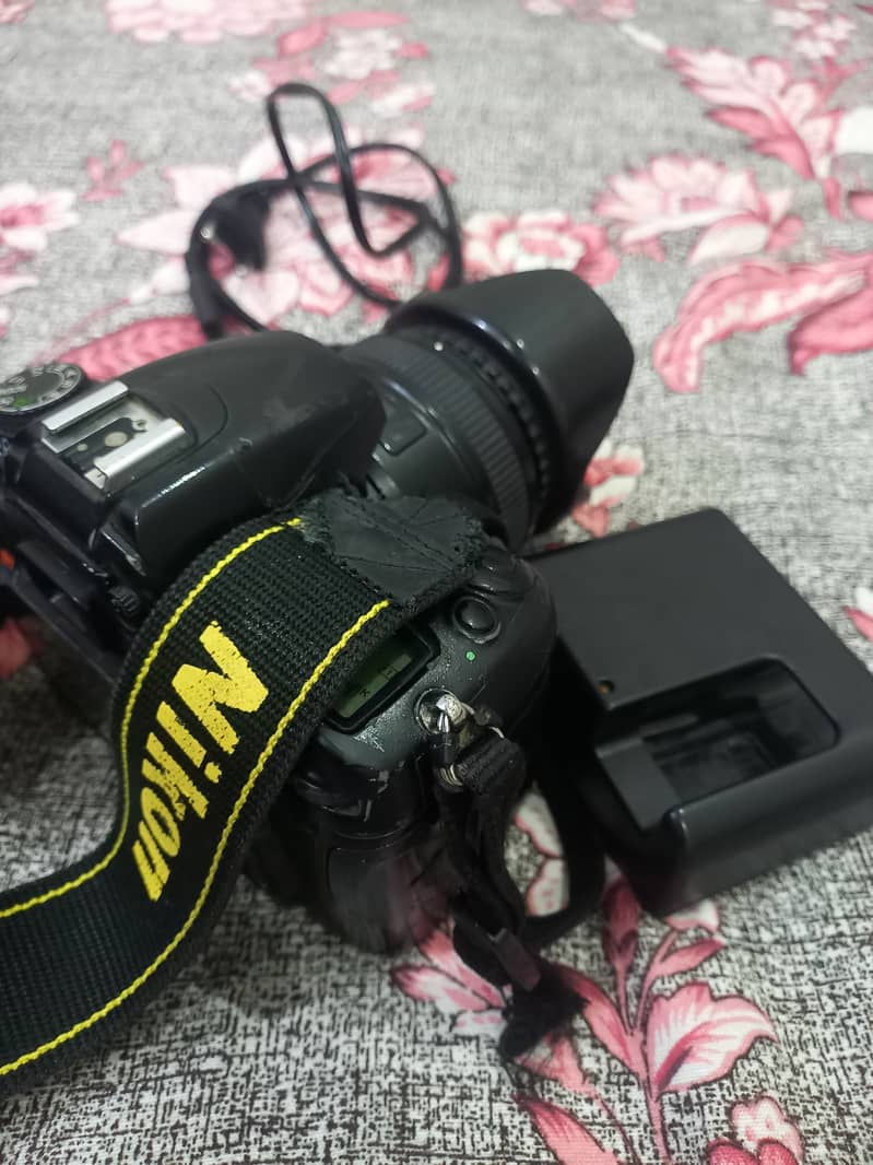 DSLR D7000 Camera | 1.8/50mm Lence | with orignal battery and charger 1