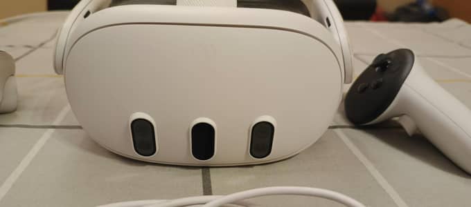Meta Quest 3 [Barely Used) ; With Kiwi Cushion headband