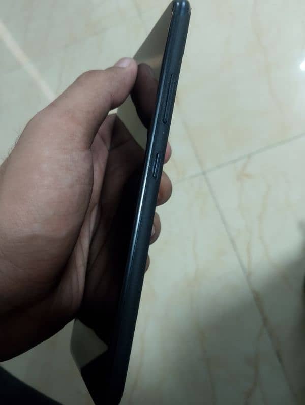 Infinix hot 10 with box 2