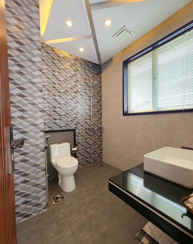 10 MARLA BRAND NEW DUPILEX HOUSE FOR SALE SAME DESIGN PAIR HOUSE WITH ORIGINAL PICS 7