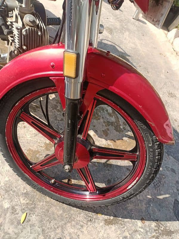 CD 70 Tyre Rim in beautiful looks and good styles condition 1