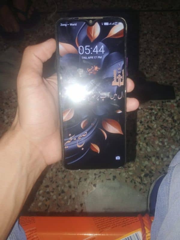 Infinix hot 9 play 3 /64 gb memory 3