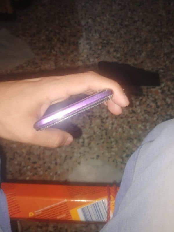 Infinix hot 9 play 3 /64 gb memory 5