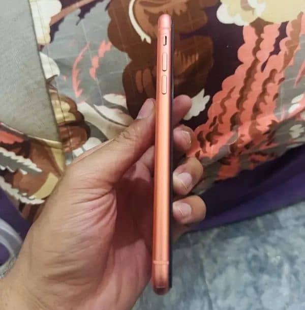 iPhone xr 64 gb factory unlocked face id ok Sim working 1