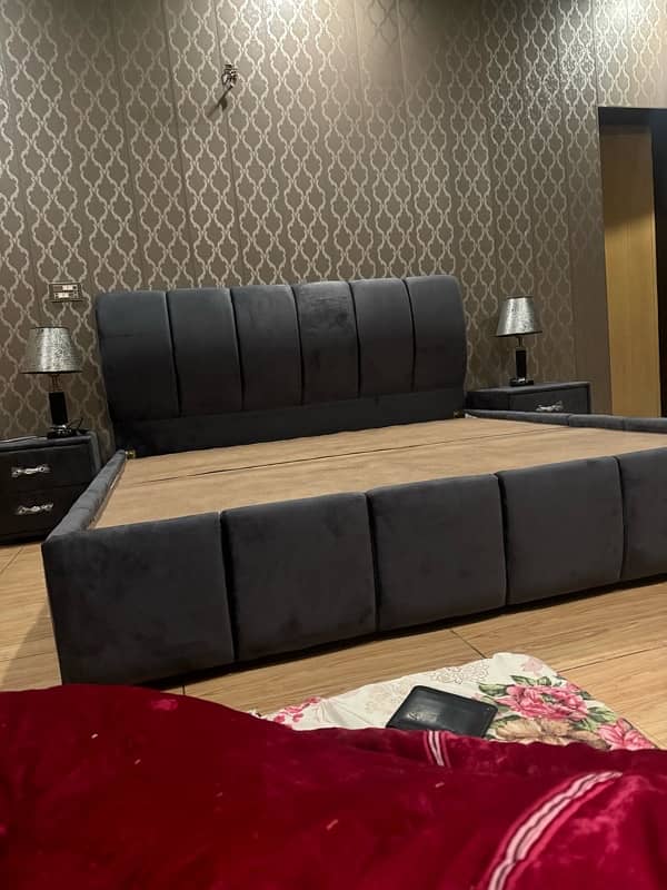 King size  2 side table 10 year warranty hai 0