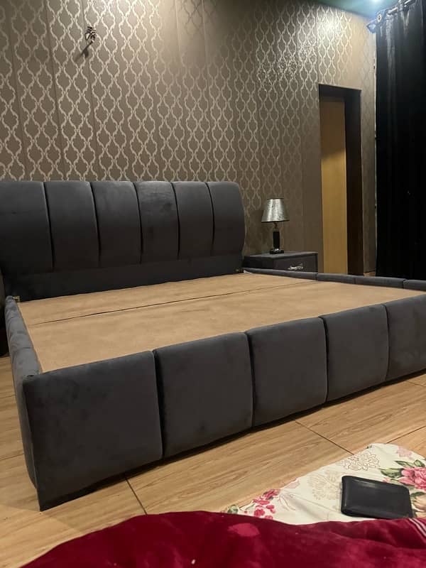 King size  2 side table 10 year warranty hai 1