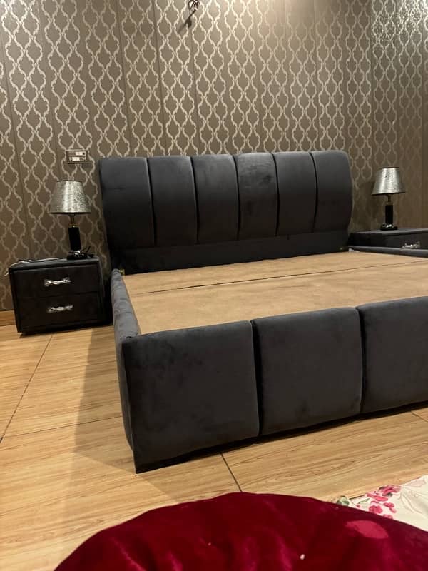 King size  2 side table 10 year warranty hai 2