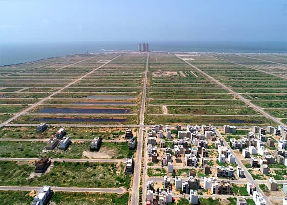 Exclusive Plot For Sale 2000 Square Yards On Khayaban-E-Saqib, Beach Street 2, Phase VIII Zone D Premium Location 2