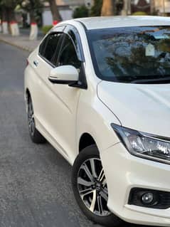 car available for rent cheap price in pakistan