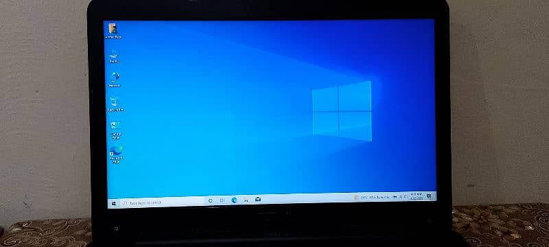 ASUS Laptop 1