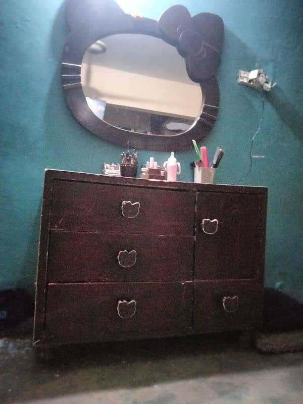 dressing table 0