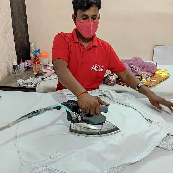 AC + AC cooler + Furnished bed room+ in heart of swl + security guards + car parking + wifi + office boy 24 hr In fareed town near. masjid shuda swl Only for job officer Not for student 5