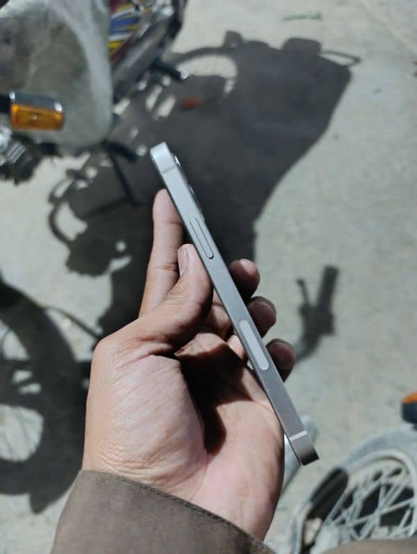iPhone 12 non PTA facry unlocke 0