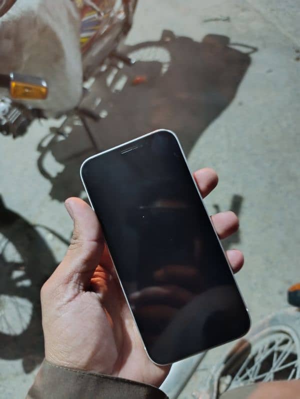 iPhone 12 non PTA facry unlocke 3