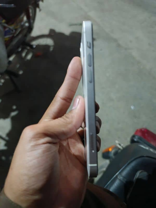iPhone 12 non PTA facry unlocke 6
