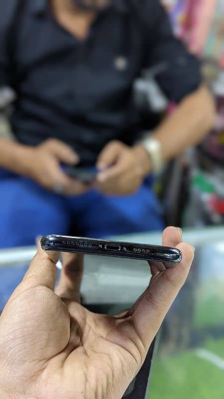 iphone 11 pro max pta Approved with box 1