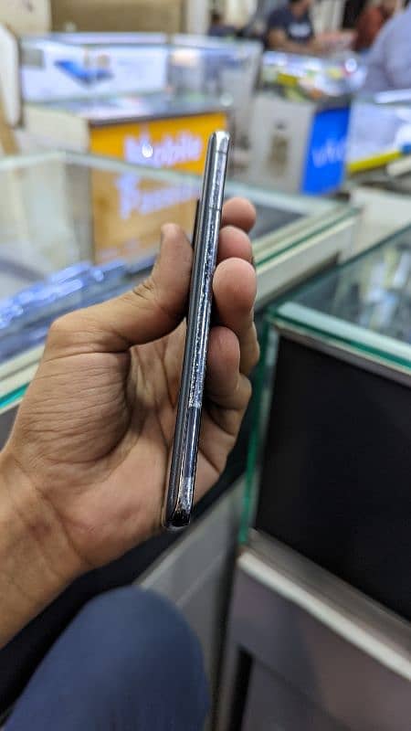 iphone 11 pro max pta Approved with box 2