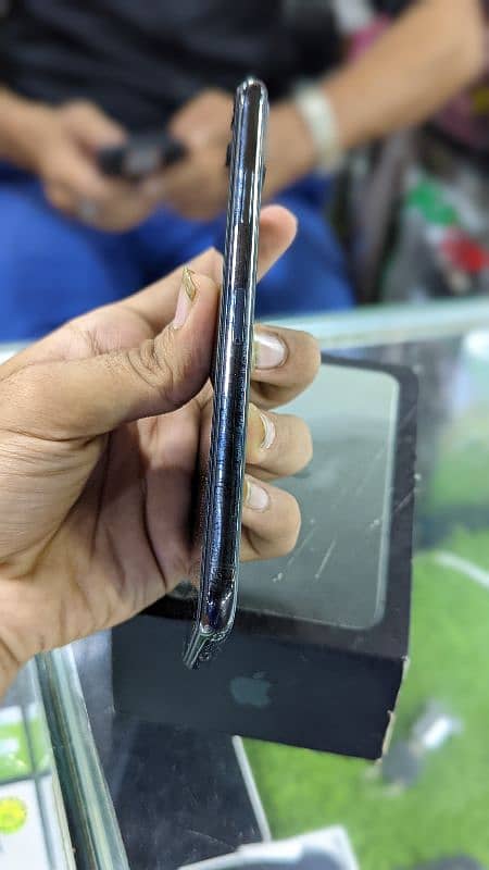 iphone 11 pro max pta Approved with box 4