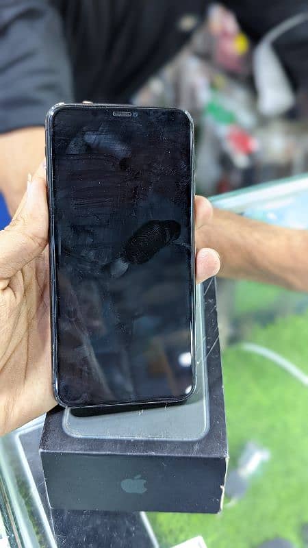 iphone 11 pro max pta Approved with box 5