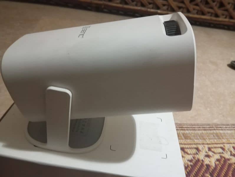 Senic Portable Android Projector | 1080p Full HD | Like New 1