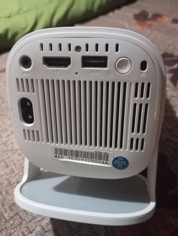 Senic Portable Android Projector | 1080p Full HD | Like New 2
