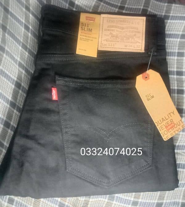 Levis pent 17