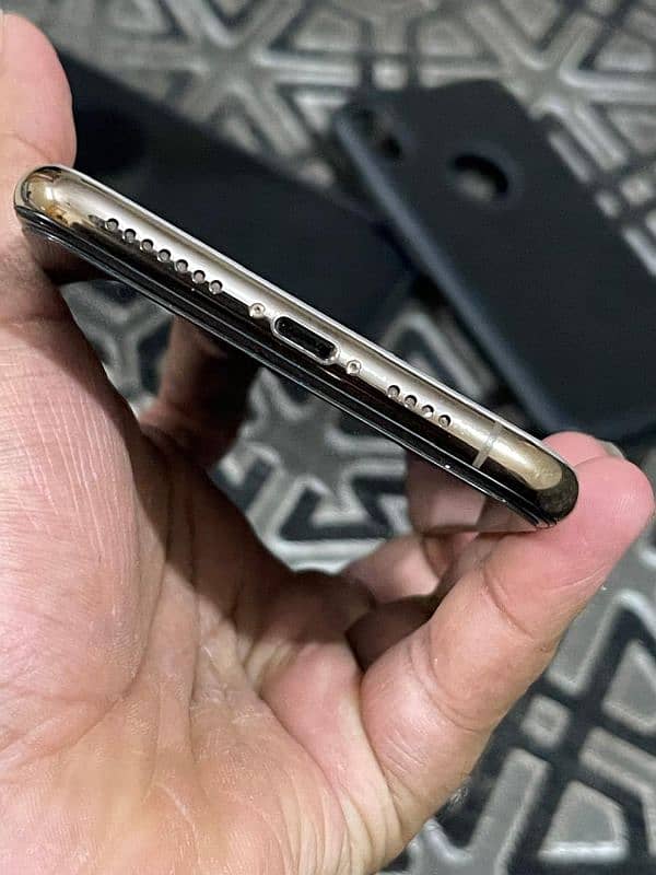 iphone xs max 1
