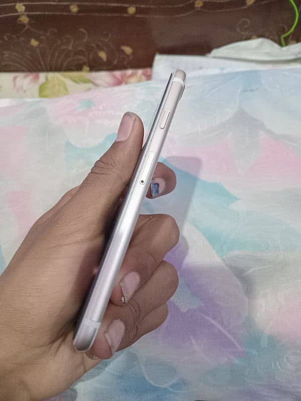 I phone 7 32 gb finger print working jv 3
