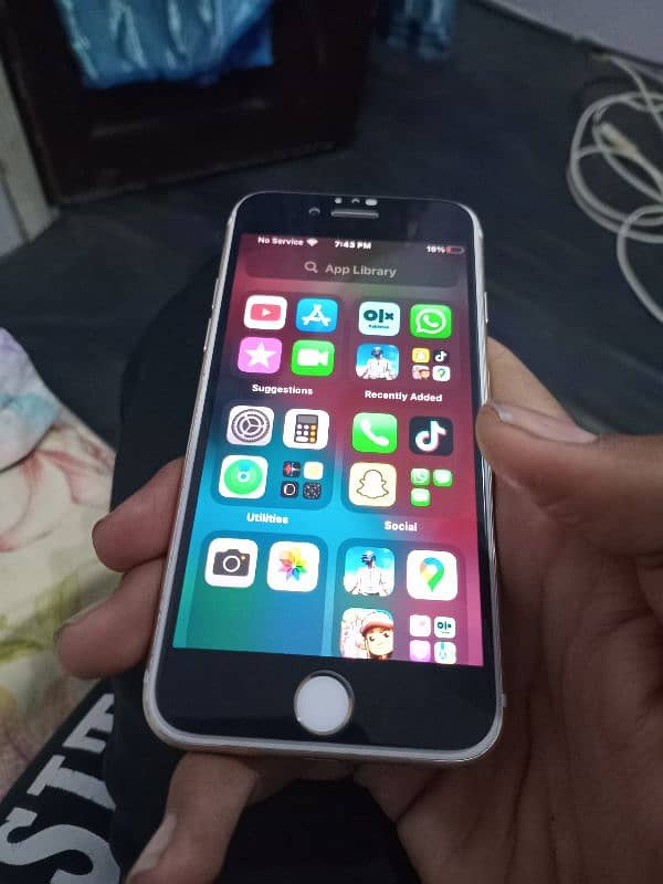 I phone 7 32 gb finger print working jv 11