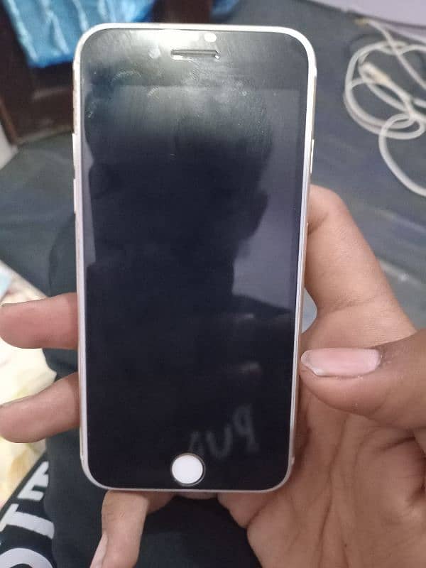 I phone 7 32 gb finger print working jv 14