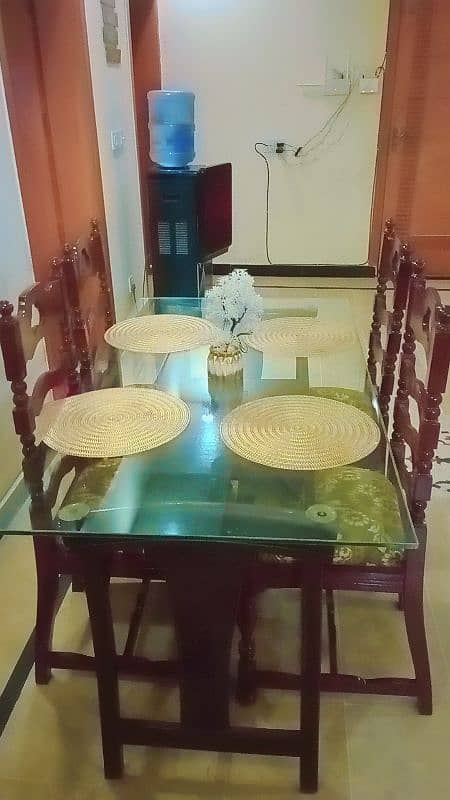 Dinning table 0