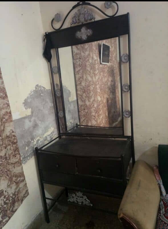 King Bed, Side Tables, or Dressing Table 3