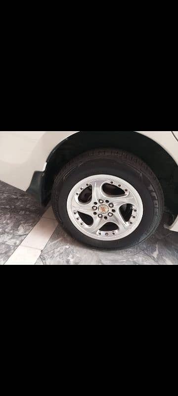 selling tyre and rims 1