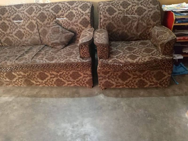 Bed,sofa and dressing table 0
