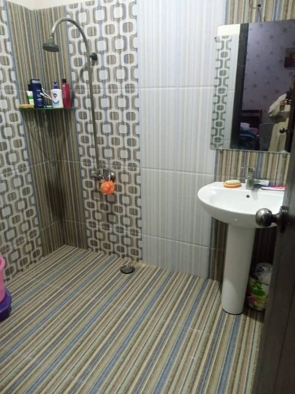Ideal Corner House Is Available For Sale In Karachi 14