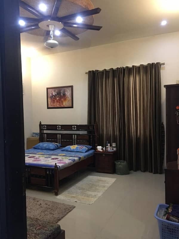 Ideal Corner House Is Available For Sale In Karachi 17