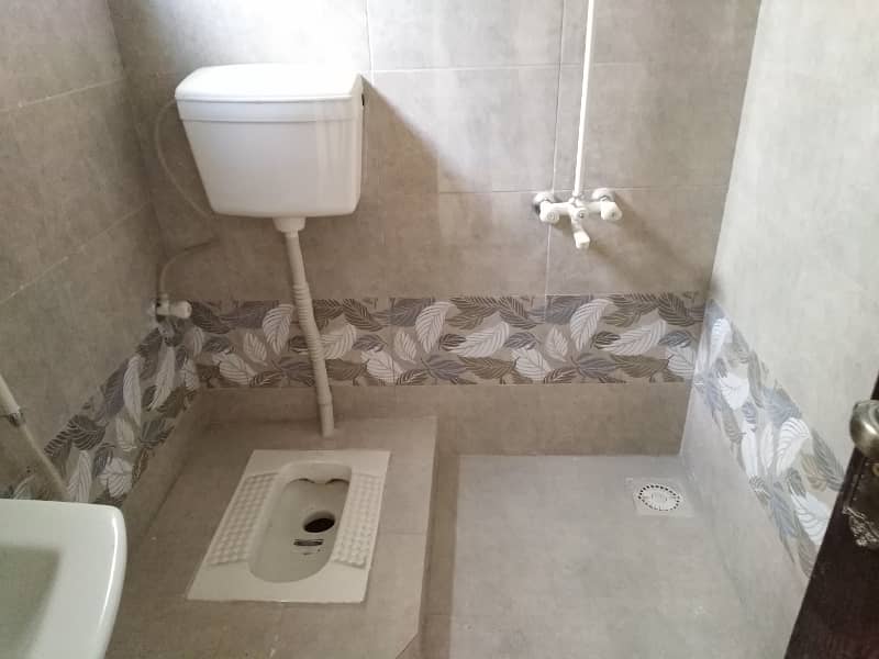 240 Square Yards Lower Portion For Rent In F-7 5