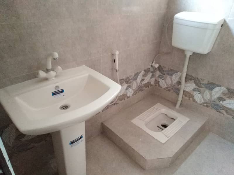 240 Square Yards Lower Portion For Rent In F-7 6
