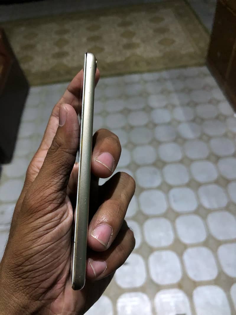 iPod 7th Generation - 32gb 3
