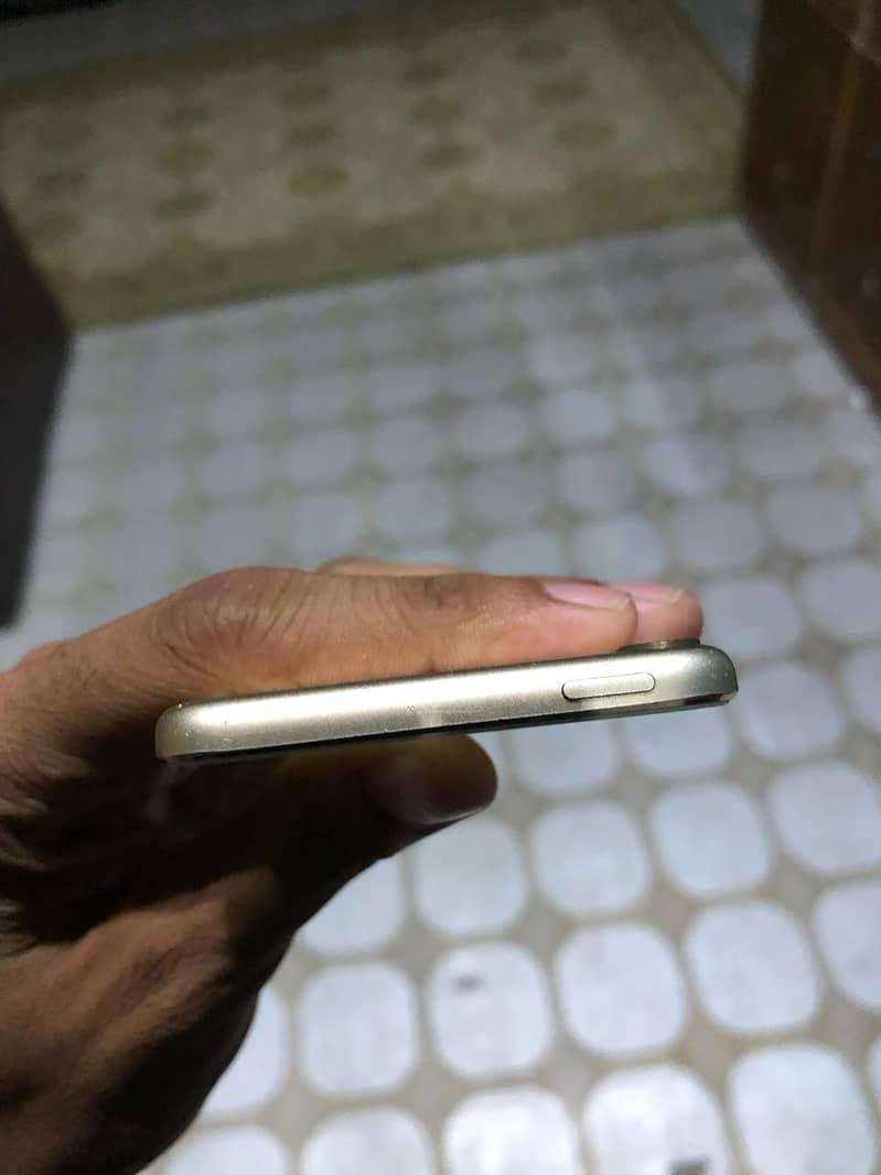 iPod 7th Generation - 32gb 4
