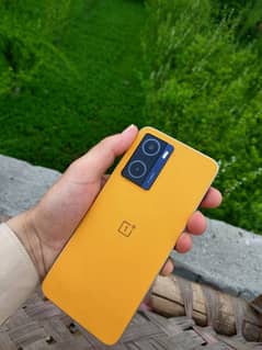 one plus 8gb ram 128gb rom dual sim goood
