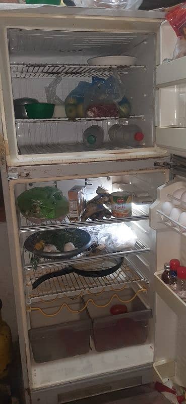 Dawlance Fridge large size Urgent sale 1