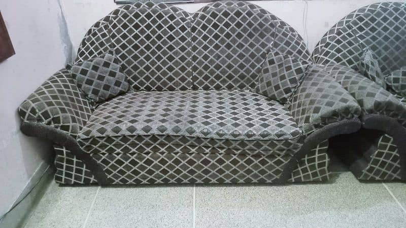 3+2+1 sofa set available condition 10/8 0