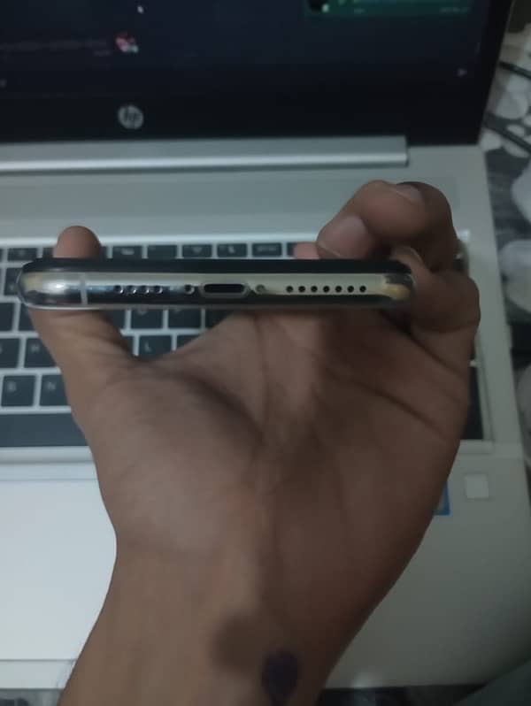 iPhone  xs max 3