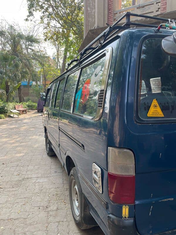 Toyota hiace 5